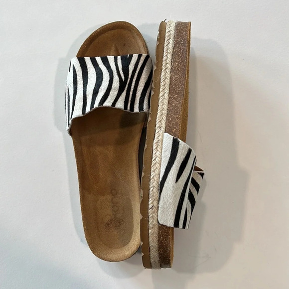 Yokono - 41, zebra cowhide wedge slides - Picture 2 of 7